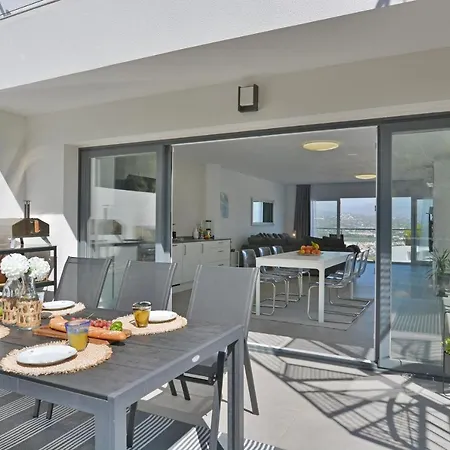 펜션 Vistaalbir Townhouse 알비르